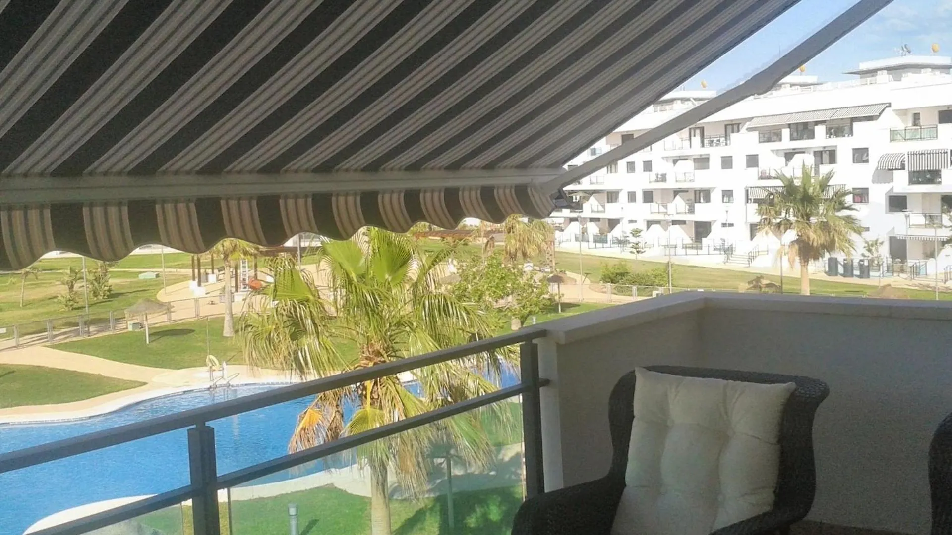 Comfortable Apartment In Almeria With Shared Pool 72 M² Retamar