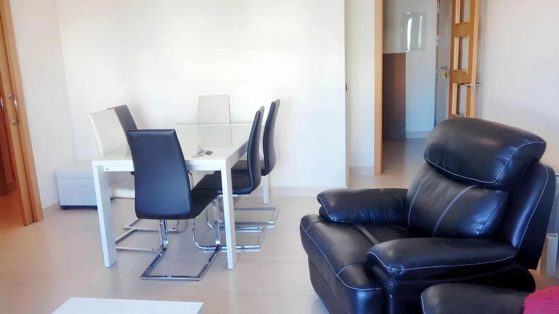 Comfortable Apartment In Almeria With Shared Pool 72 M² Retamar