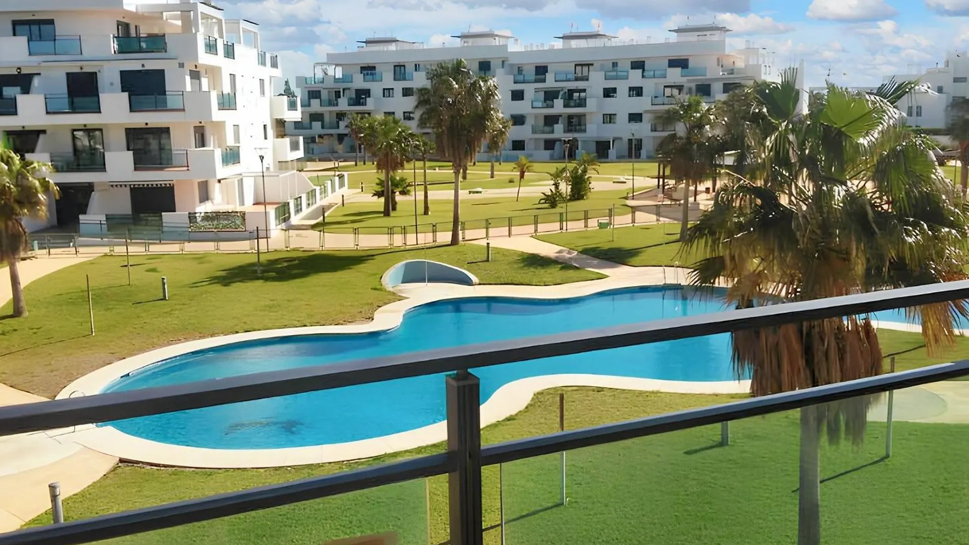 Comfortable Apartment In Almeria With Shared Pool 72 M² Retamar